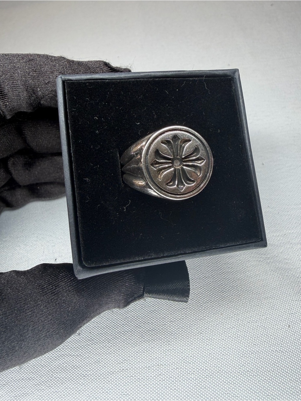 Y2K Trendy Silver Tone Men's Signet Ring with Floral Cross Motif - Silver